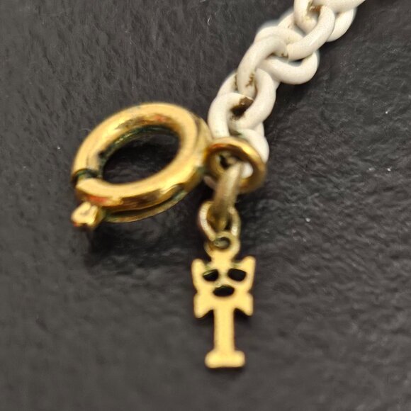 Vintage Trifari White Enamel Chain & Pendant Necklace and Earrings - Picture 8 of 14